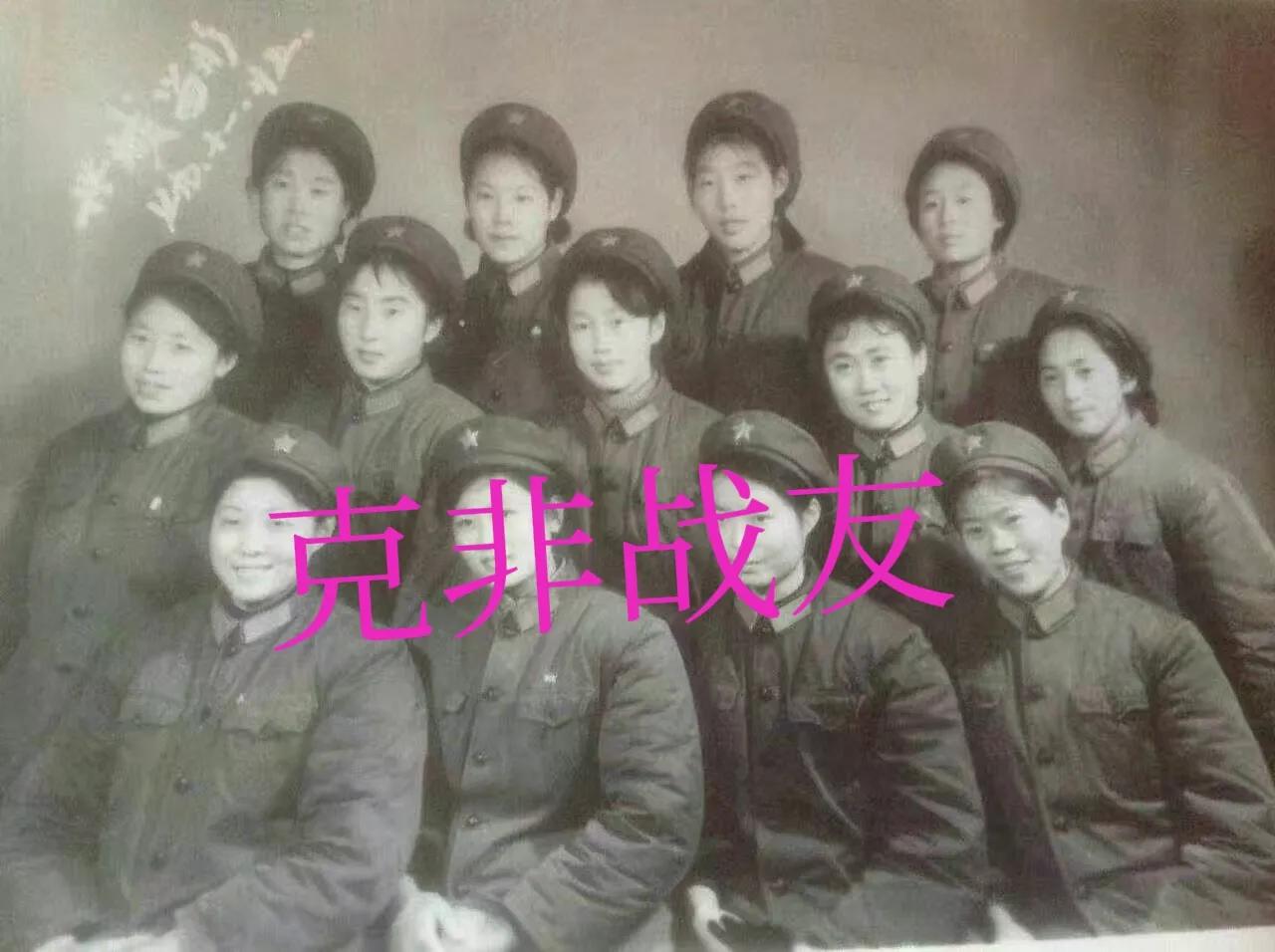 图片是俺们师的大美女们，她们清一色都是部队家属院的女孩子。图片里当年长的招人稀