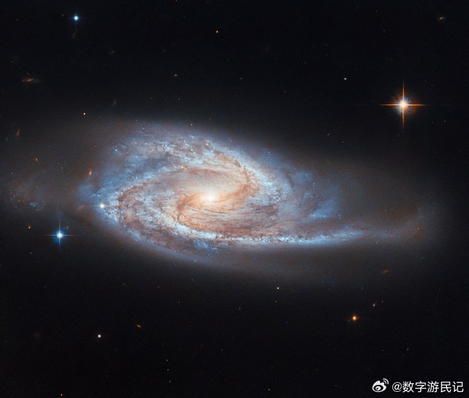 哈勃镜头下的宇宙能量，本周的“本周图像”以螺旋星系UGC3478为特色，