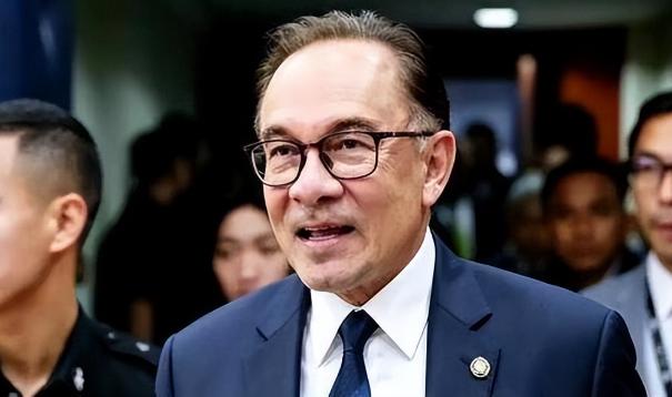一群在中东躲战火的以色列精英，在马来西亚栽了个大跟头。这帮人本以为披着西方国籍的