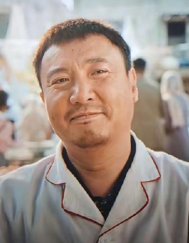 沈腾票房神药！15部主演电影：1、欢迎来龙餐馆，2026，预测35亿2、飞驰
