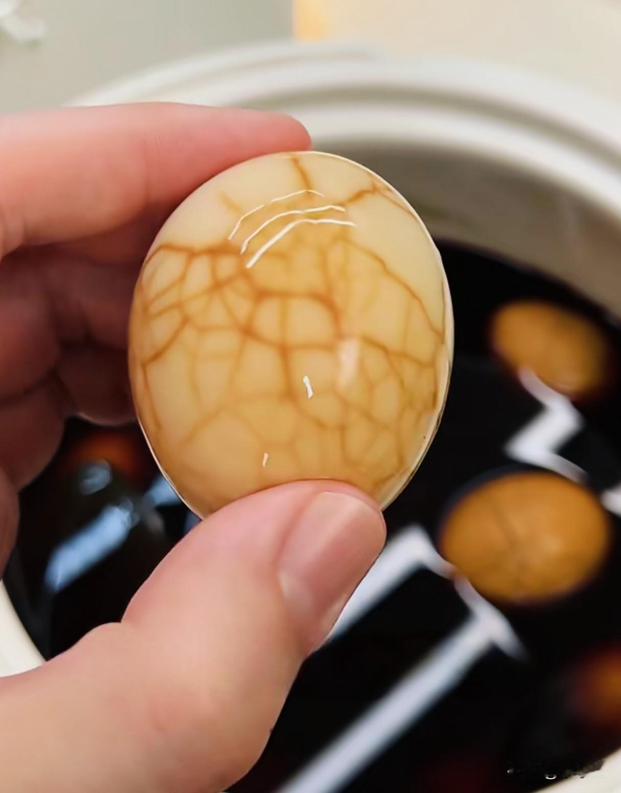 磨了开饭店的表哥半年，终于拿到五星级茶叶蛋秘方，宝妈在家零失败！一边要哄娃