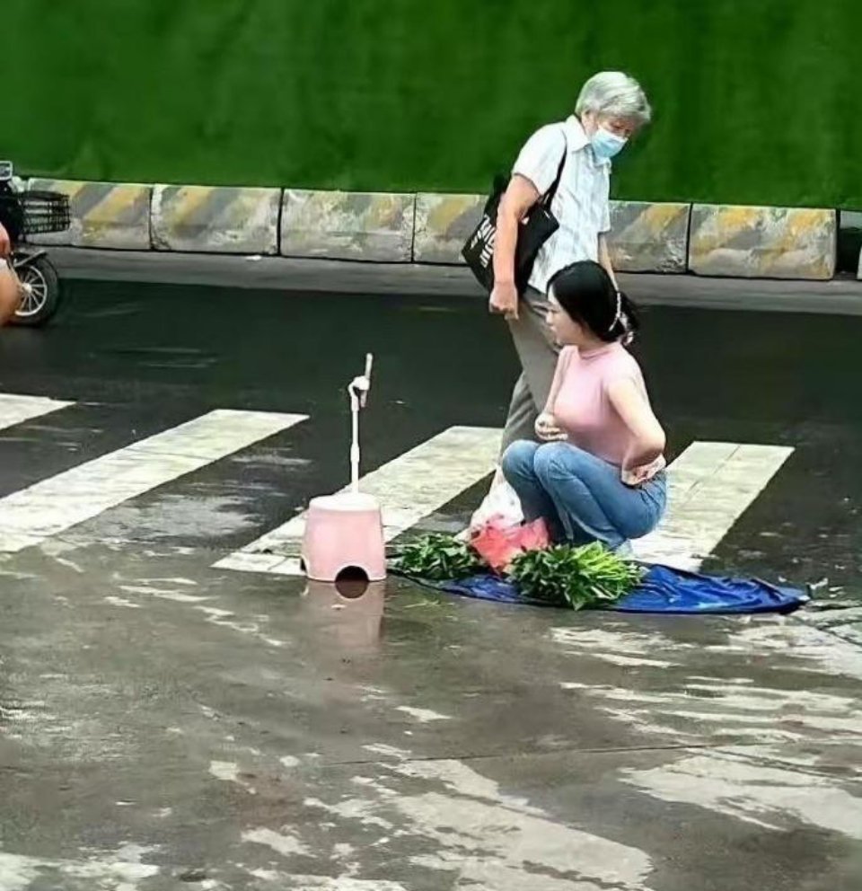 这就是为什么我从来不看网红直播的原因…弄虚作假。