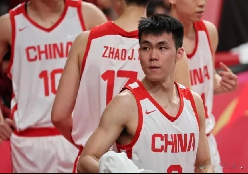 亚运会淘汰赛两战把庞峥麟国家队的大门彻底关上，至于核心应该江苏队考虑。庞峥麟的缺