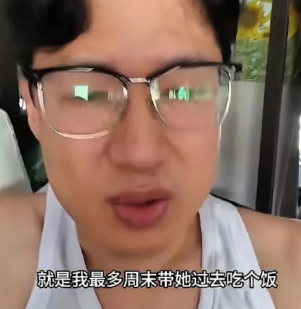 男子从不让老婆和自己妈接触，结婚十年相安无事，因公公摔伤住院，婆媳俩人加了微信，
