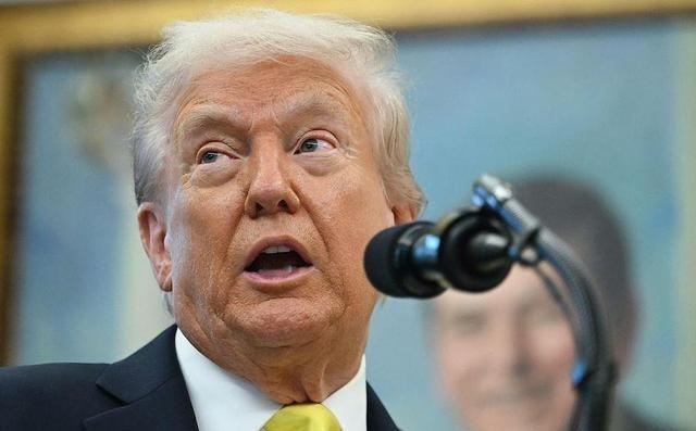 特朗普接连在公海扣押中国货船，本想靠着强权耍威风、给中国添堵，以为捏到了软柿子能