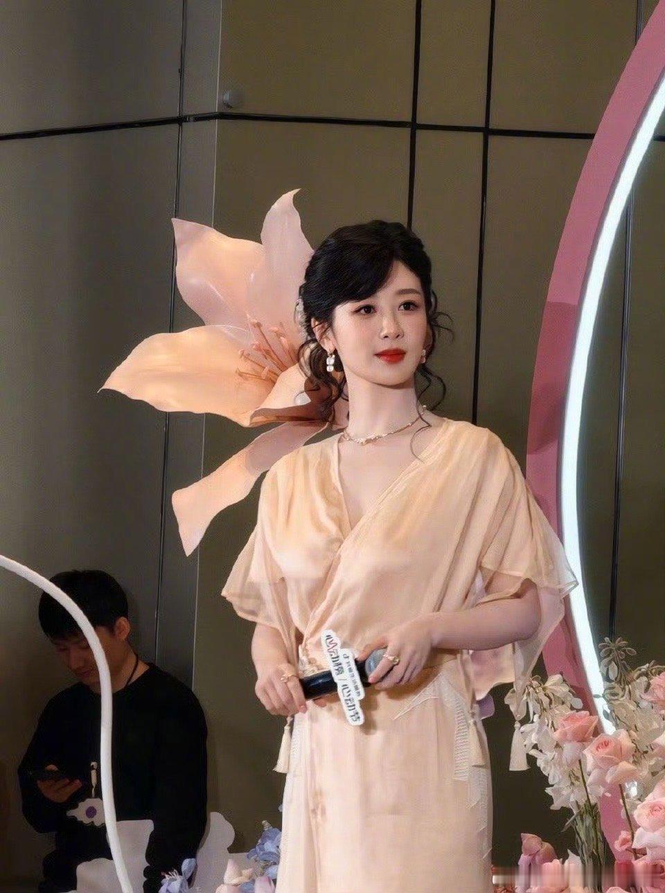 杨紫姐姐要不要这么萌这么可爱啊！｜杨紫