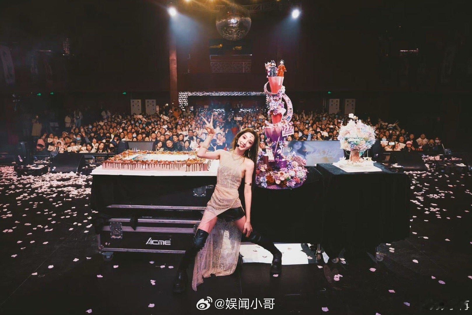 彭小苒超话金超哇塞！彭小苒超话直接冲上金超啦，这排面简直拉满！《暗河传》慕雨墨