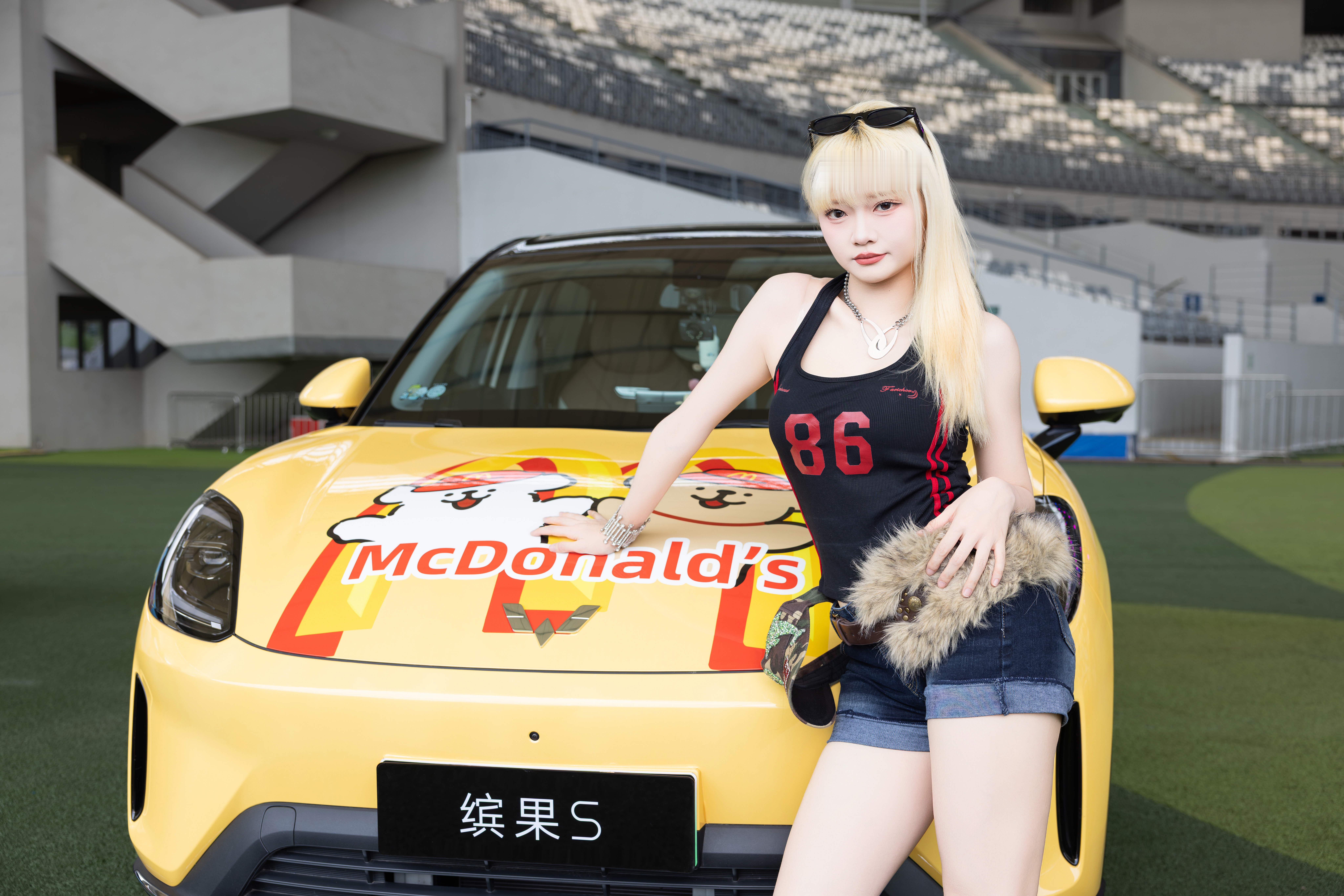各位老师下午好～五菱代步车300万用户盛典五菱美少女集结中💐邂逅颜值座驾畅谈