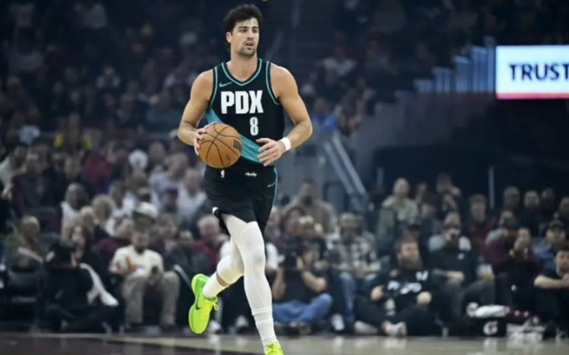 递减合同！开拓者队做梦都会笑醒！开拓者队球员阿夫迪亚在本赛季打出了个人生涯最