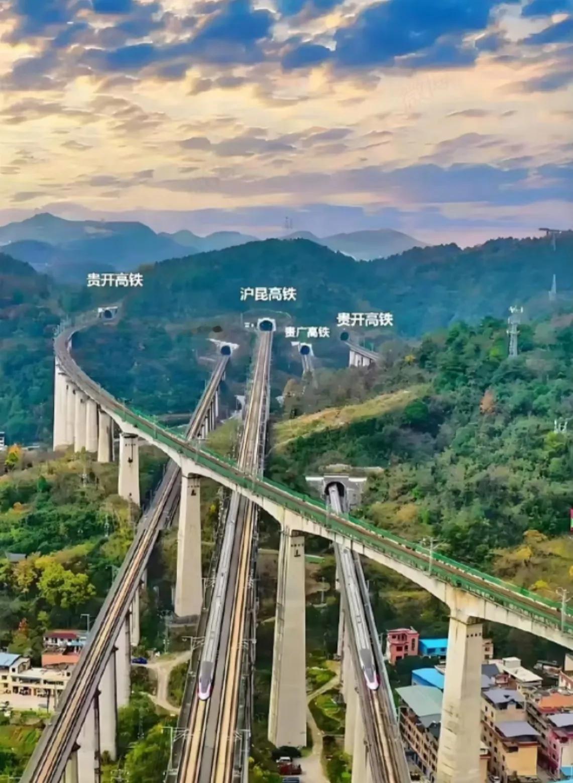 只有共产党才会去做这些事情！在祖国的大西南，崇山峻岭之间，像雅康高速、雅西高