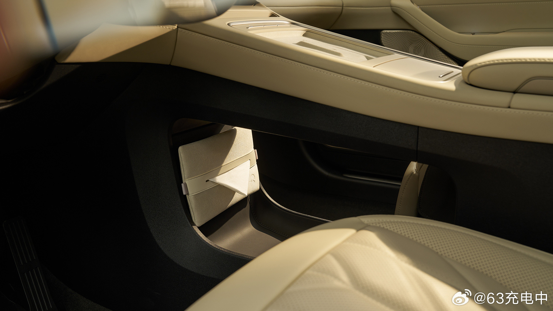 蔚来5566出新年款了，价格没变配置更高了。-ET5售价29.8万，租