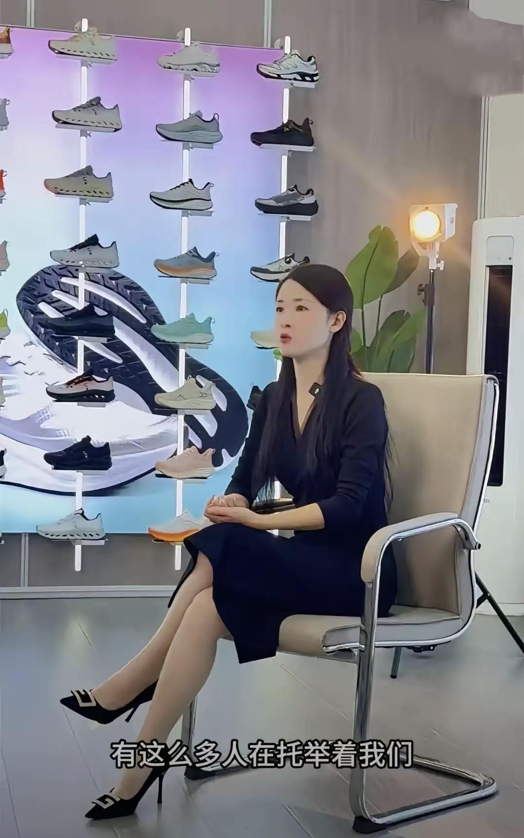 晋江的一家中型鞋厂，平常不被注意，最近因为一组工资数据上了热搜，大家才开始认真看
