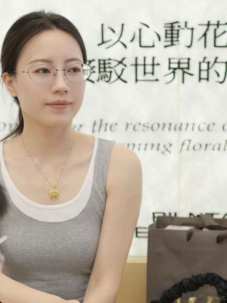 眼镜一戴少妇最爱​​​