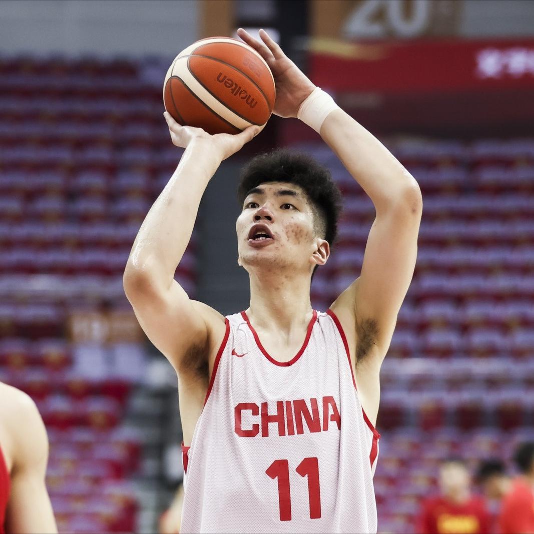 中国男篮VS韩国男篮，罚球对比：中国男篮：13罚10中，命中率76.9%；
