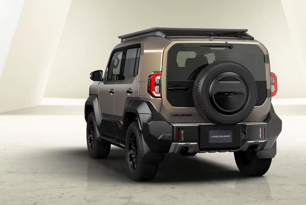 东京车展刚拉开帘儿，丰田就把越野迷的