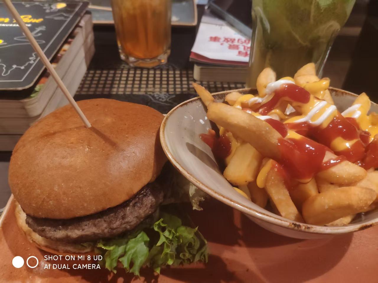 一个欧洲高中生在我家住了七天，从他身上我看到了中外教育的差异。这孩子来自D国