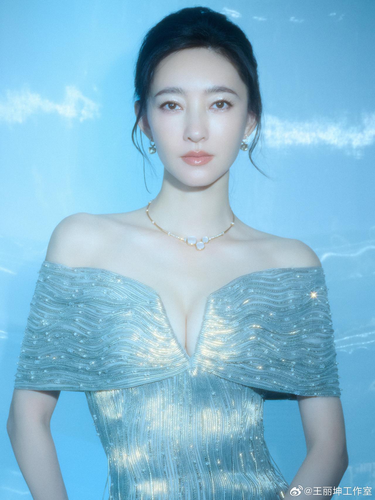 晒图笔记大赛美女明星穿搭写真