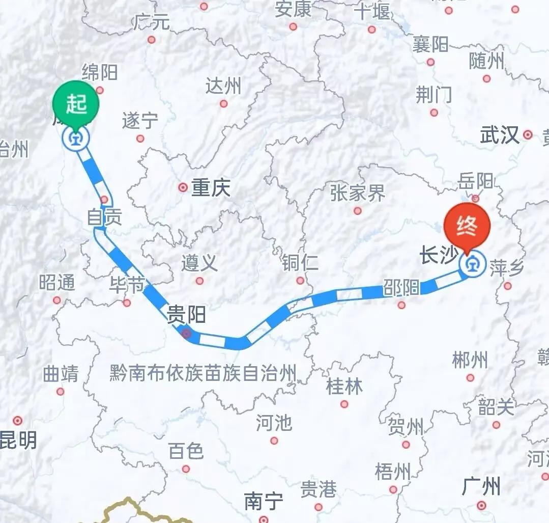 两地间铁路需绕行武汉或贵阳，受鄂西川东复杂地形影响，宜万铁路等路段限速120km