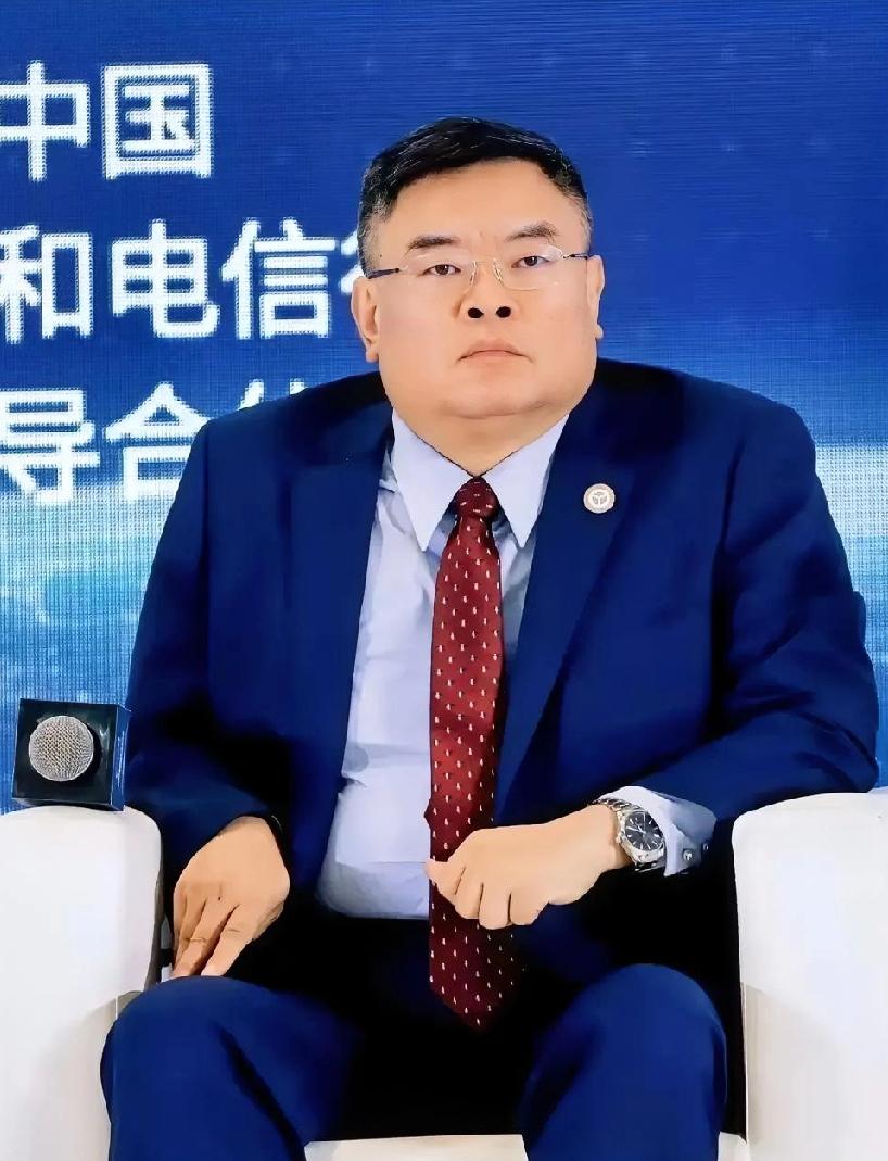 这下咱们可算是长见识了手握两万名律师的“宇宙第一大所”前当家人梅向荣栽了。