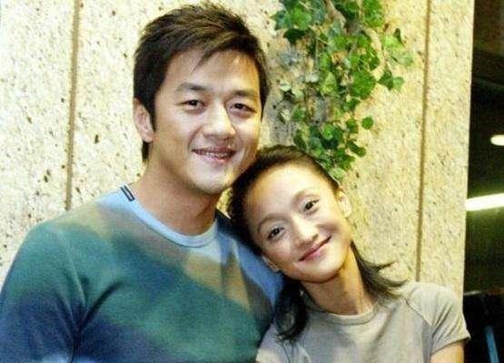 窦靖童为何亲李亚鹏？不是血缘，是这两个字血缘未必能定义亲情。窦靖童与李亚鹏的