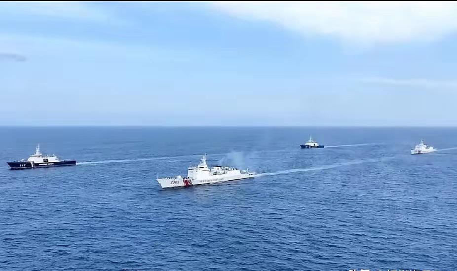 台东外海，一艘日本商船正横冲直撞，引擎轰鸣得仿佛这片海域还是自家的后花园。这