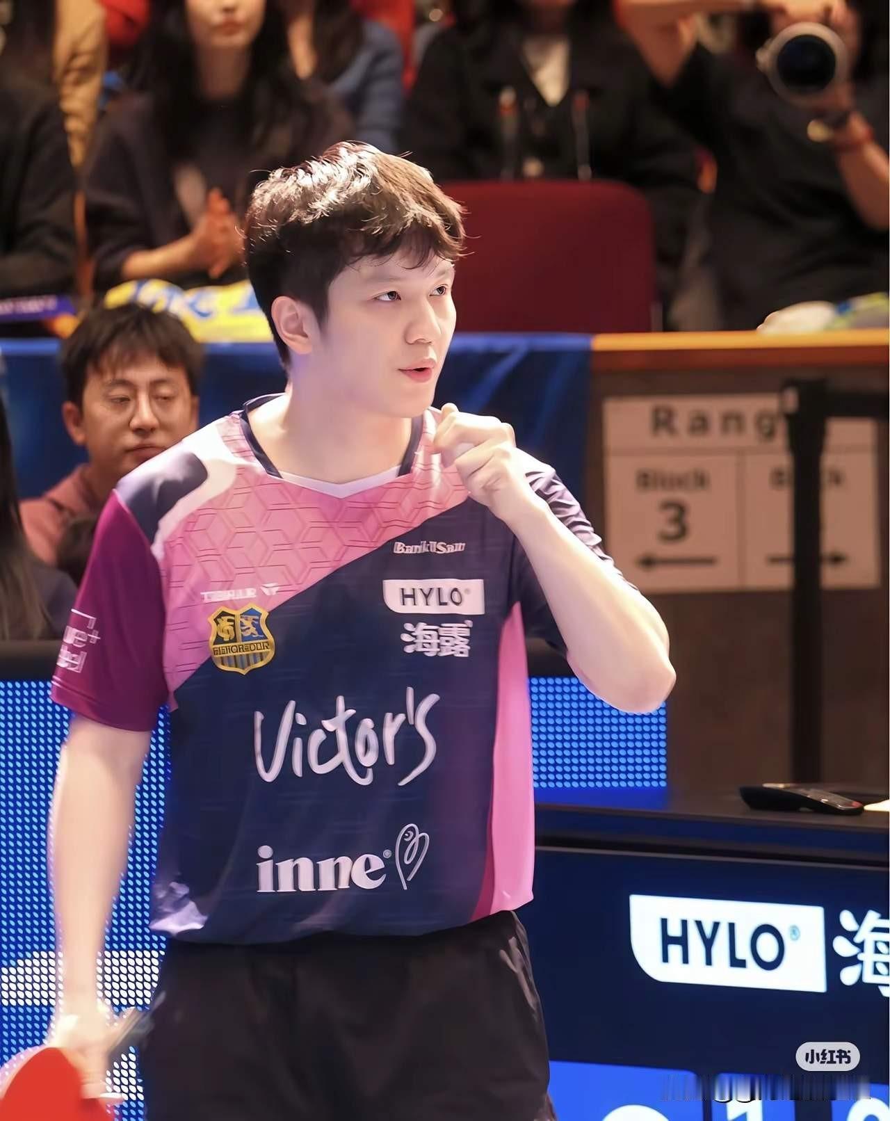 记者采访樊振东，希望你的另一半做什么？他说，不知道，没想过，想跟现实还是有区别的