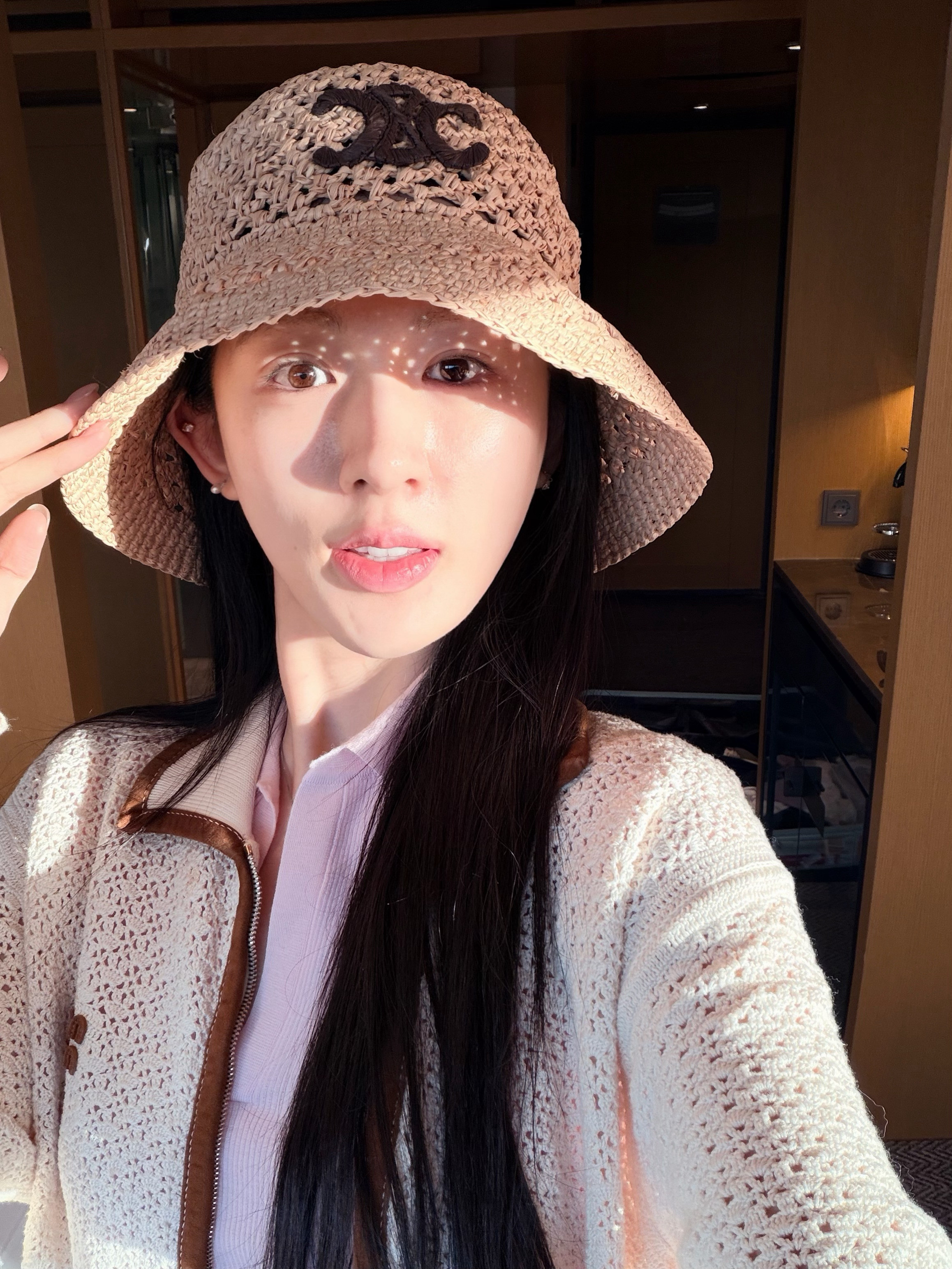 小韩素颜舒舒服服呆了一整天嘿嘿​​​