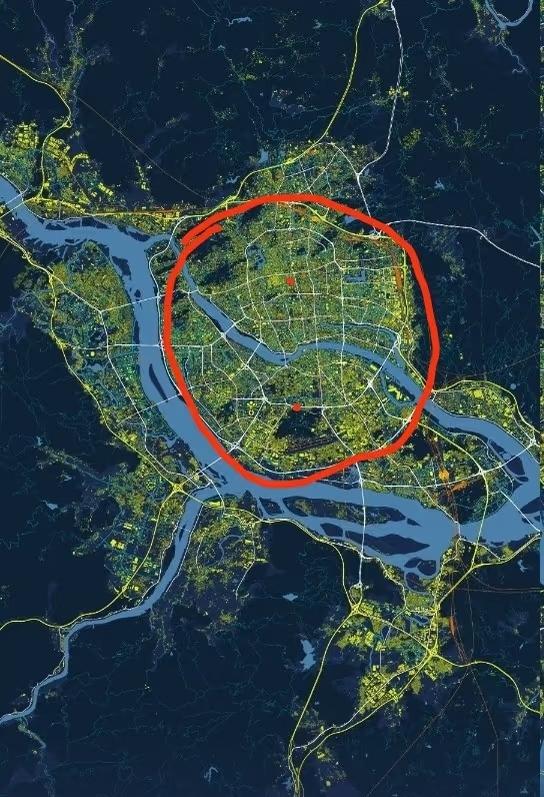 受限于地形福州城建区跟同档位的城市比还是太小了[捂脸哭][捂脸哭]福州这城市啊，