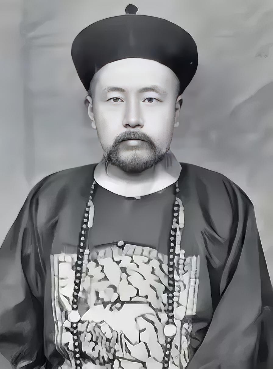 1906年，端方在柏林博物馆发现了一块熟悉的石碑。他走近，仔细辨认，惊得目瞪口呆