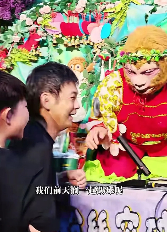 都是人情啊！前天，雪饼猴特意，请假去沈阳参加，赵大牛足球赛！今天周云鹏就来长春动
