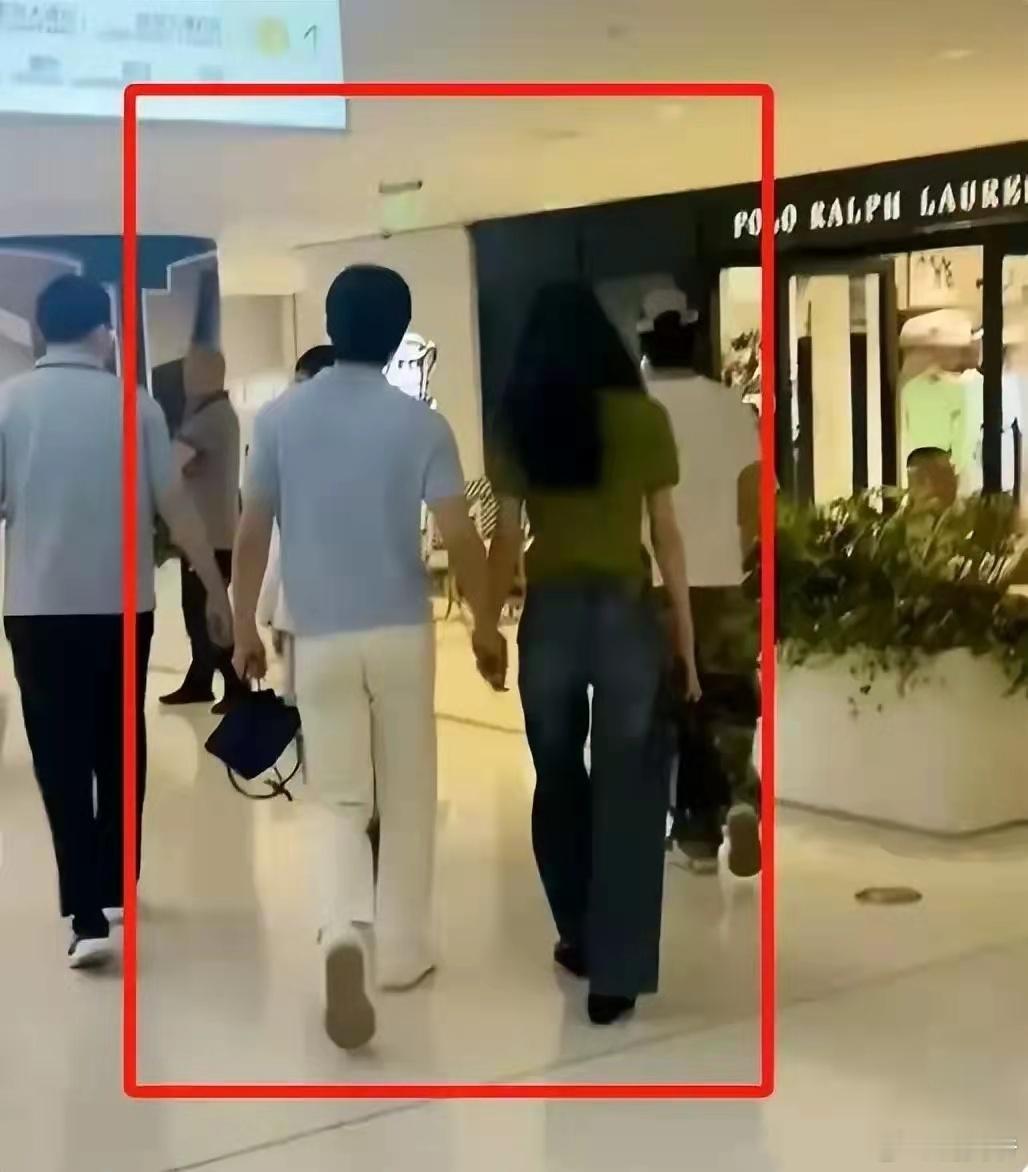 刘雯井柏然娱乐圈顶配夫妻，大表姐这是有喜了吗？​​​