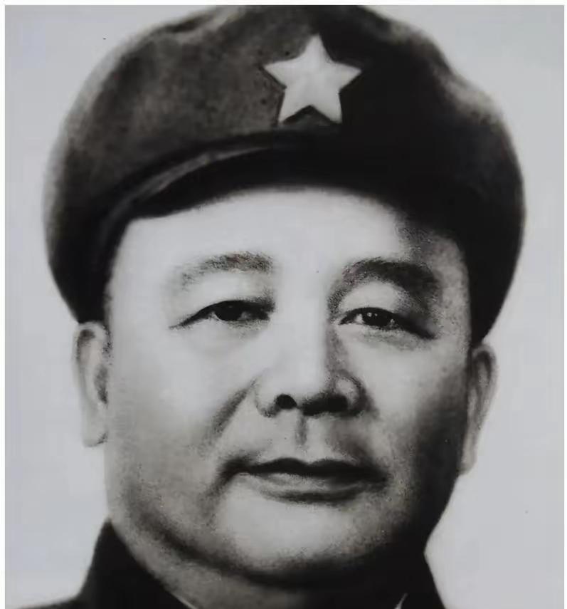 1976年9月的深夜，垂危的毛主席用尽最后力气，对女儿李讷嘱咐了一句让她记了一辈