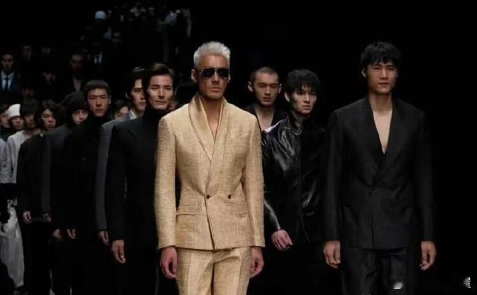 刘谦说胡兵银发第一帅自己第二帅每次看到刘谦和胡兵的银发造型，都感觉像是从漫画里