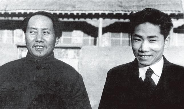 以前，民间传说，他是女相男身，人间菩萨，所以没有胡子。后来，解密的照