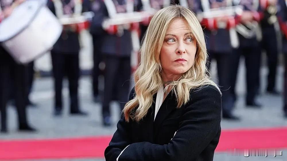 4月21日，俄罗斯主持人弗拉基米尔·索洛维约夫在直播中，用意大利语对意大利总理梅