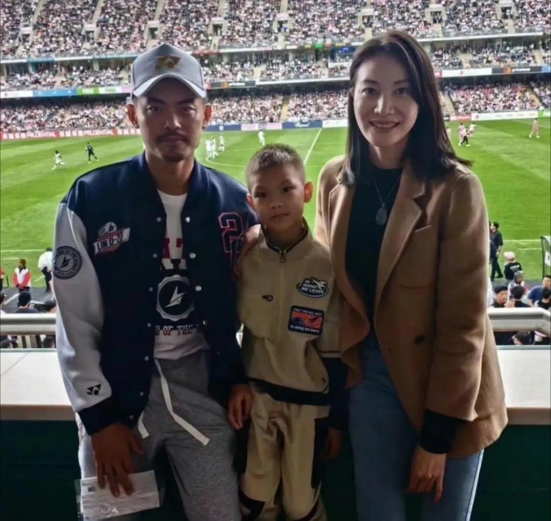 儿子好帅啊！长大以后一定也会成为优秀的人