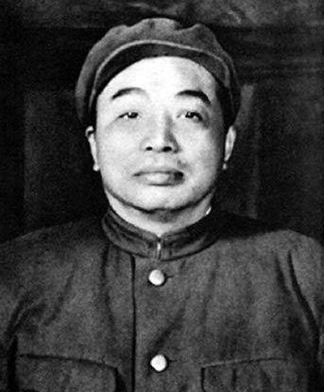 1965年彭德怀被派到成都，理发时意外得知邓华将军其实就住在他家的附近，这是怎么