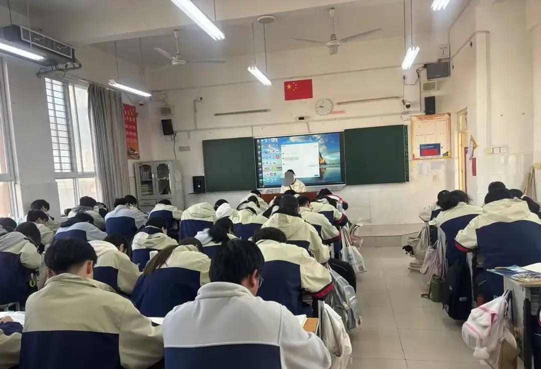 到了高中你会发现：1、只完成作业，普通班（包括重点班）的孩子很难考上好的大学（普