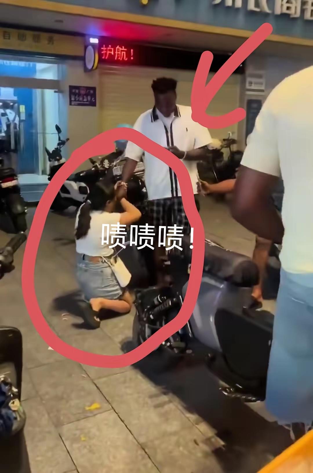 人到了中年刷到广东街头这档子事，蕞大的“佩服”，是有的印度小伙啥真本事没有，