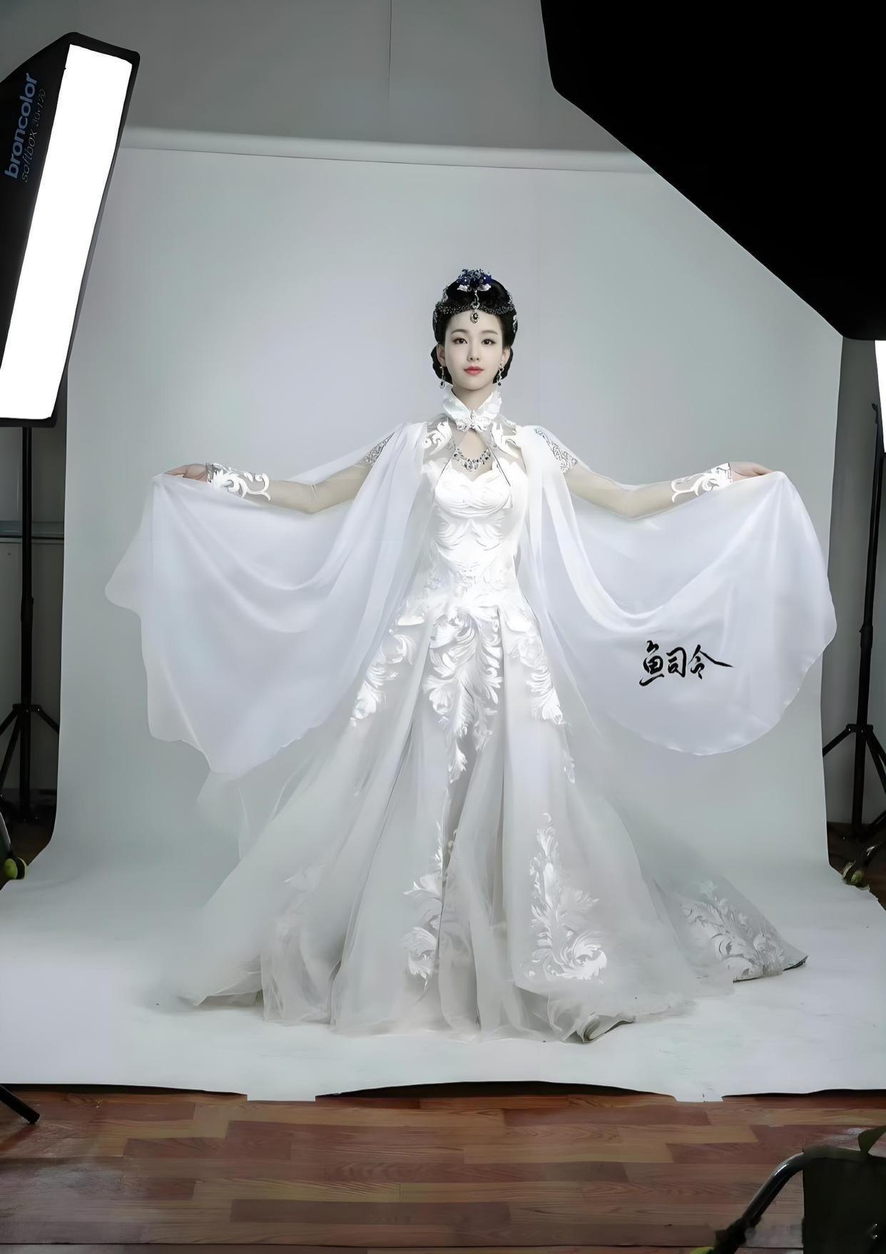 陈都灵从未见过的定妆照…完全雪媚娘​​​