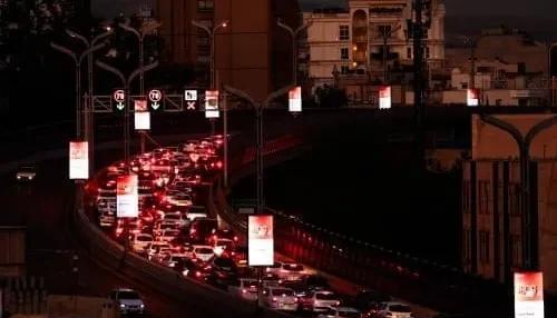 万人逃离德黑兰今天晚上，德黑兰的出市区的道路已经水泄不通，预计有数万人逃离德黑