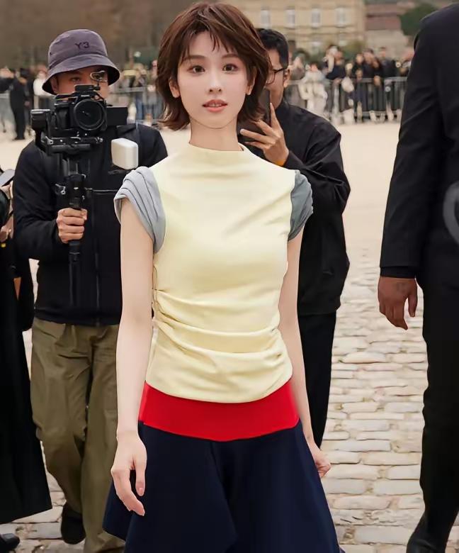 陈都灵这是换造型师了吗？她以前的妆造可没现在好看！以前不管是化妆，还是服装，都太