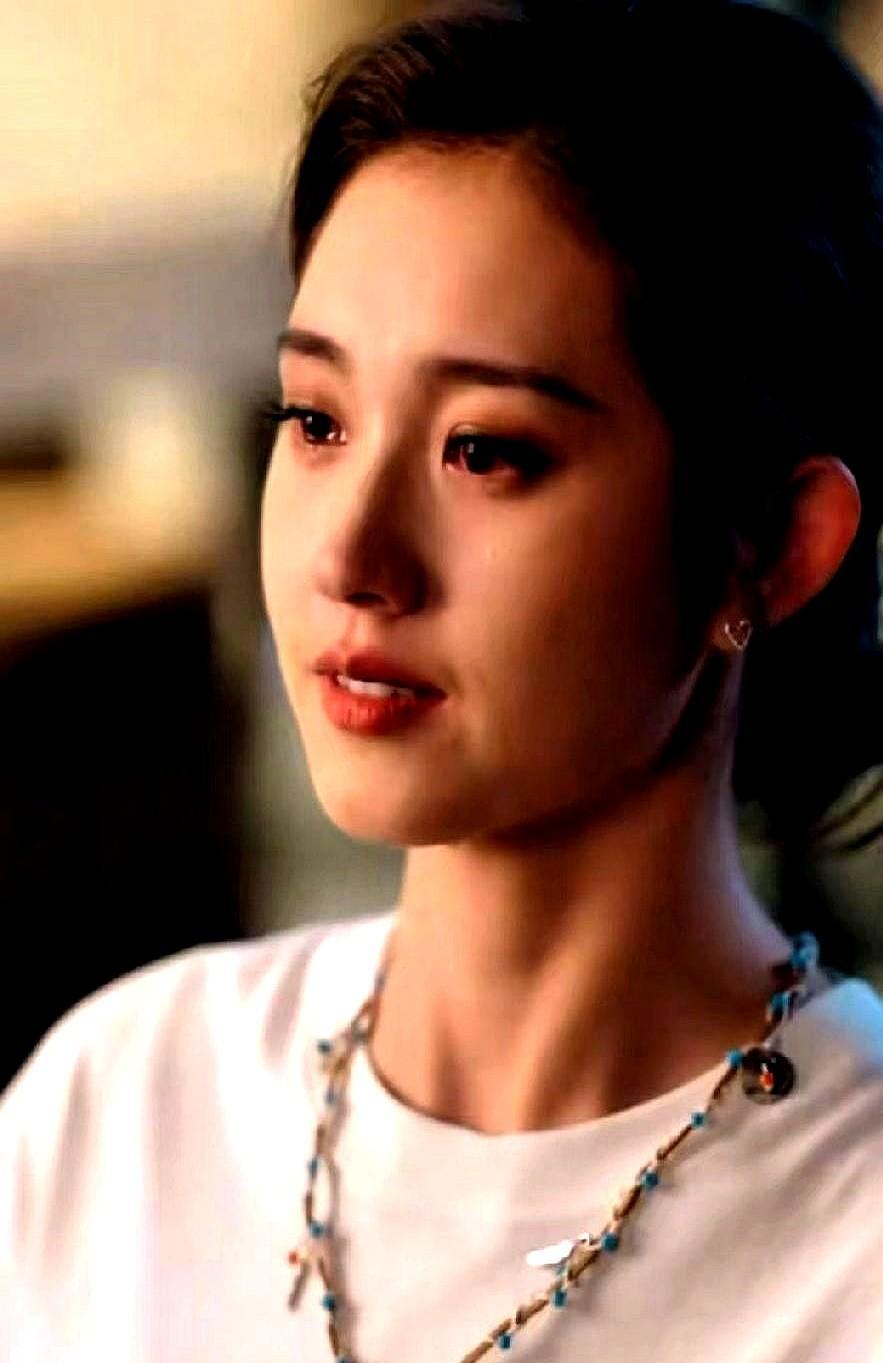 郭宇欣没演戏，她活过。法院立案了，抖音彩蛋能录证据，妇联的热线多了个“一键存泪