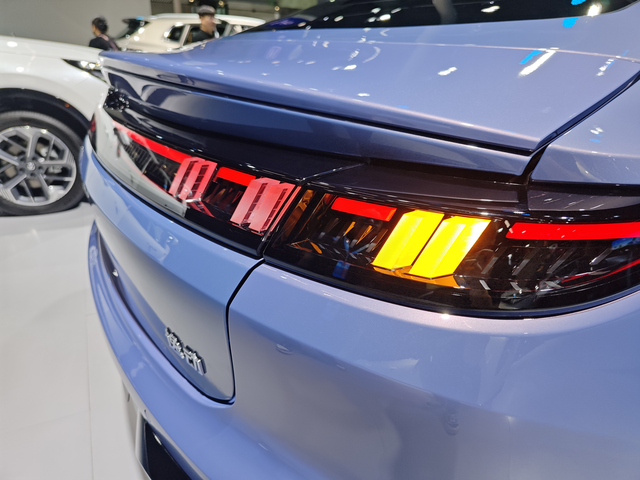 四代逸动智享版8.49万这是车展按照预售是8.69算的价格，现在又低2千，那么