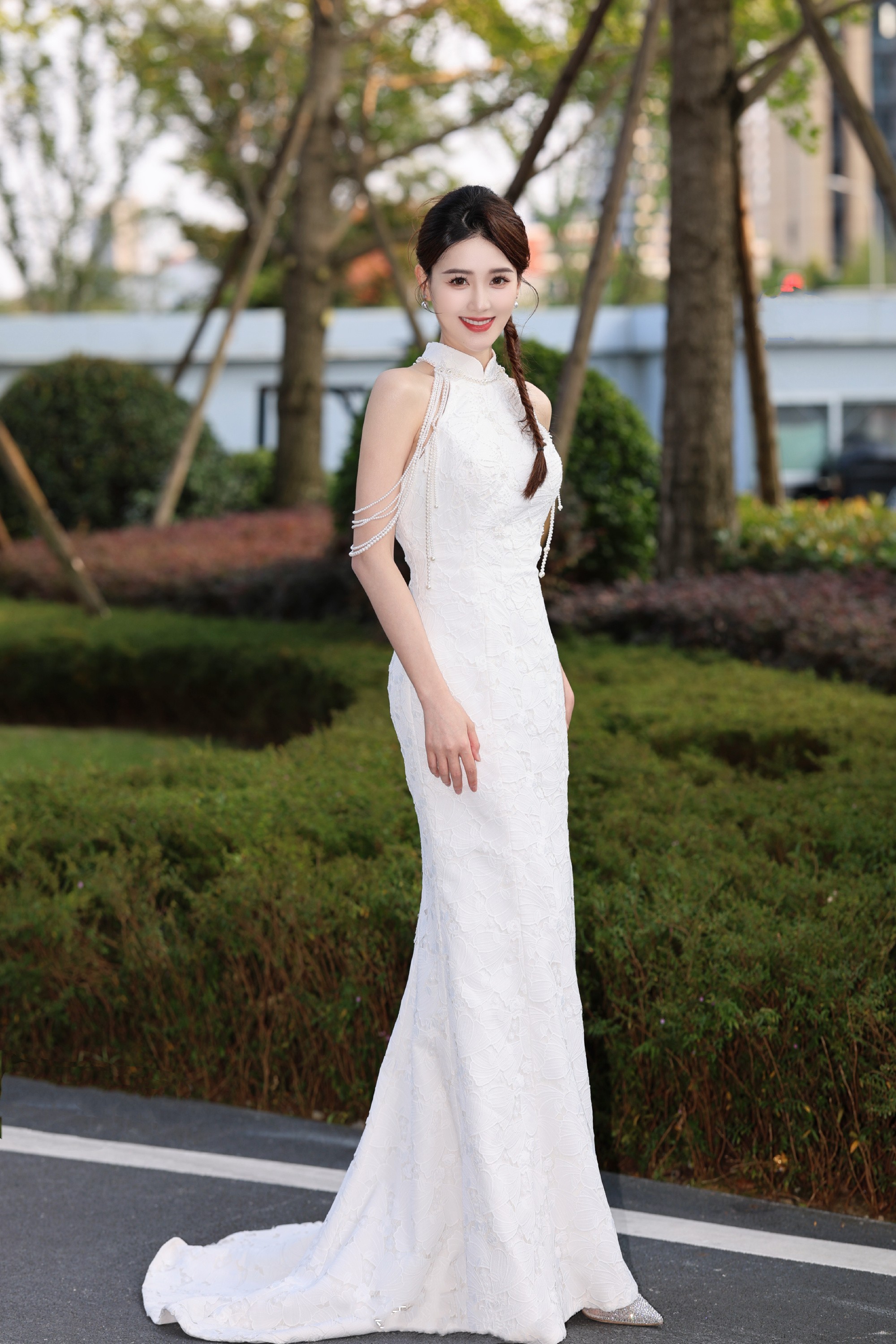 李丹儿，朱夏清风白裙胜雪，优雅怡人​​​
