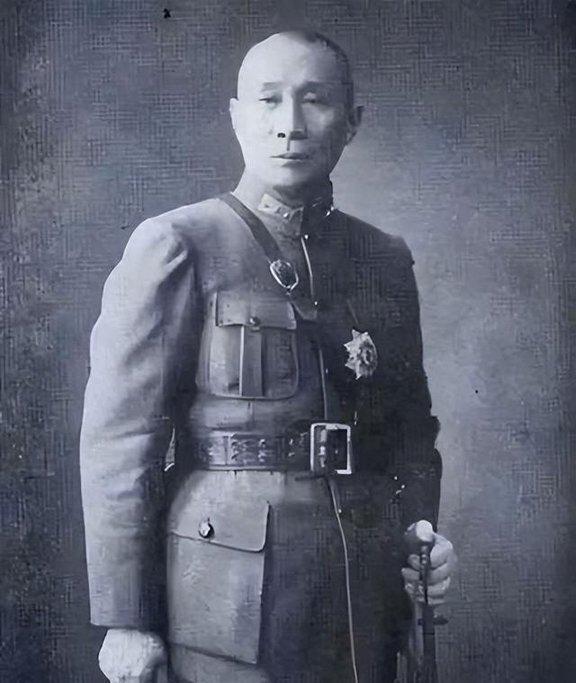 比戴笠的枪狠，比宋子文的钱通：这个搓麻将老头，才是民国操盘手民国政坛向来风