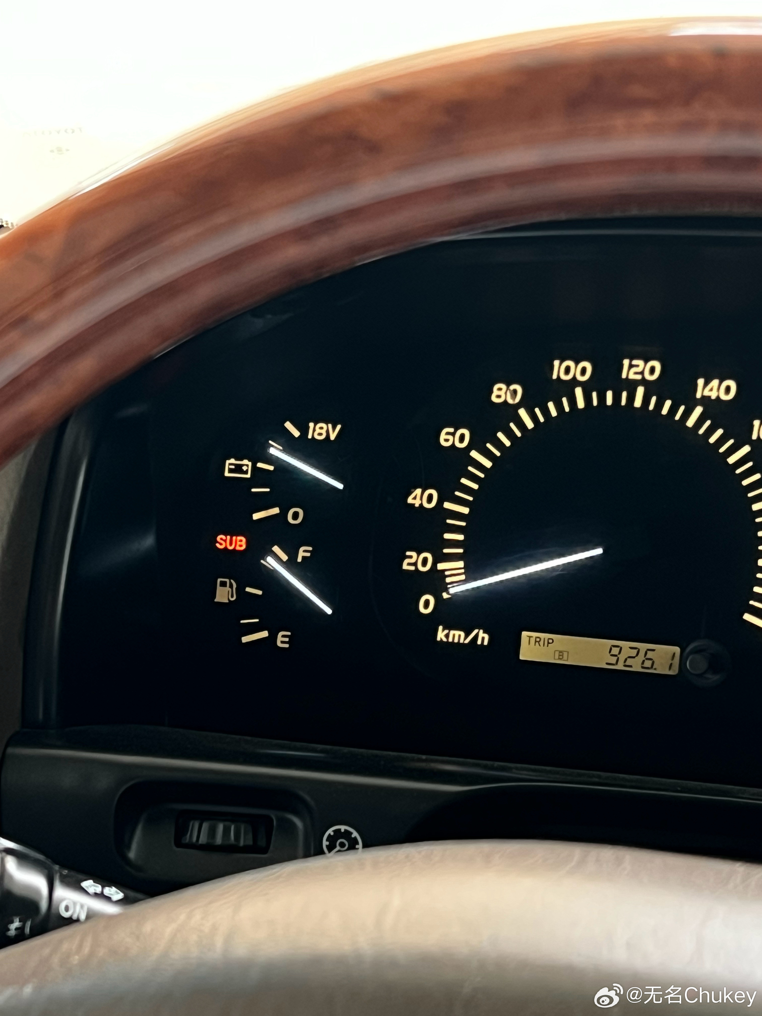 离谱啊，300块钱92连副油箱都没填满，刺激广州