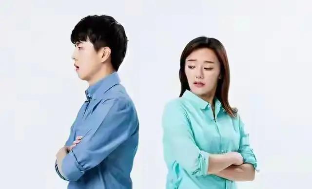 谁能想到，一段眼看要结婚的感情，竟毁在了一次随口闲聊上。小红书上一个女生的