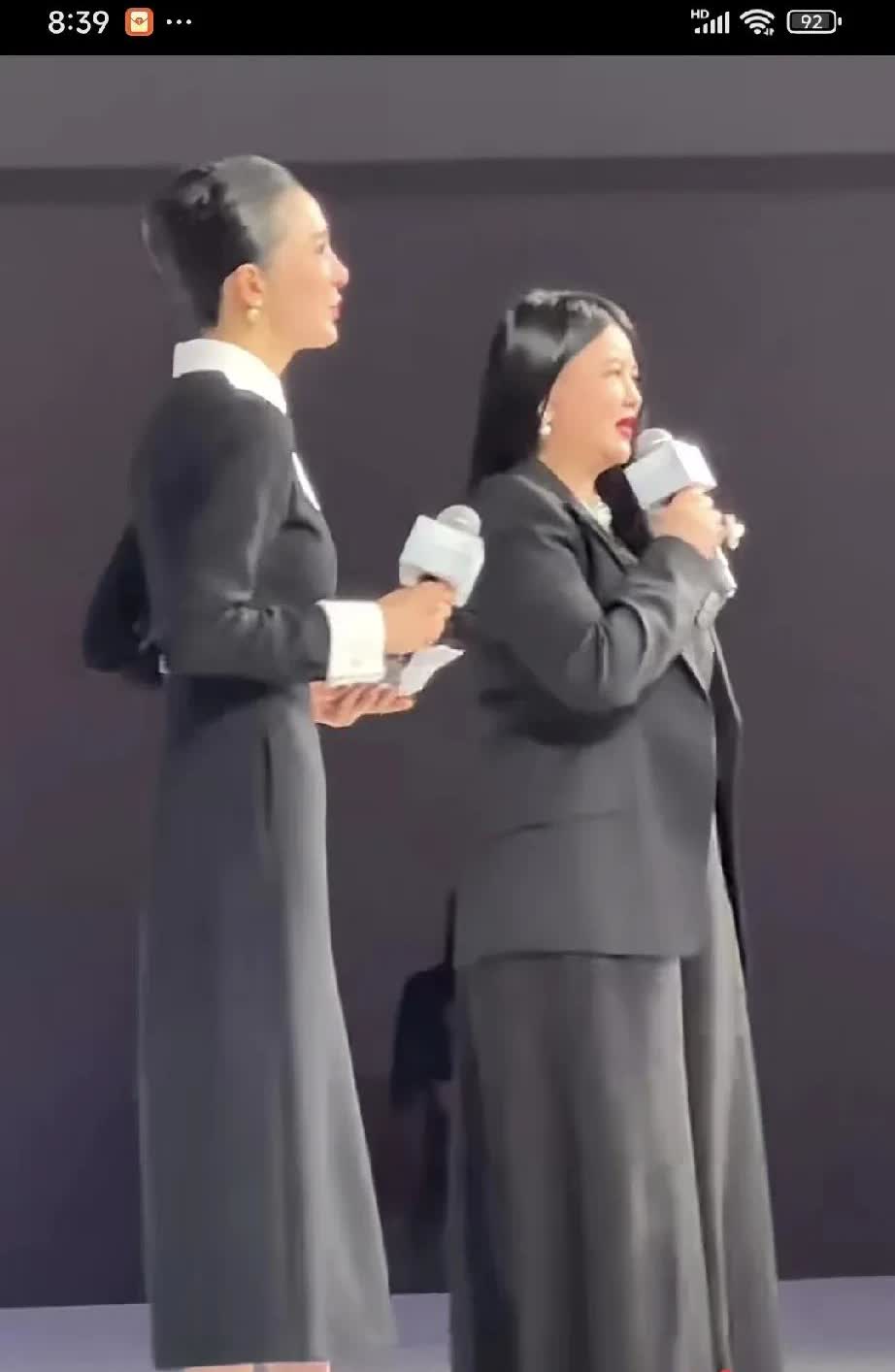 我现在谁儿也不服，就服李湘！你看人家就这体重，楞是穿了一双那么高的高跟鞋，这