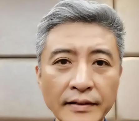一句脏话葬送22年努力！看着满头白发的周炜，郭冬临效应还在继续！麻烦各位读者点